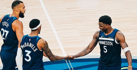 Minnesota espera al vencedor entre Denver y Oklahoma