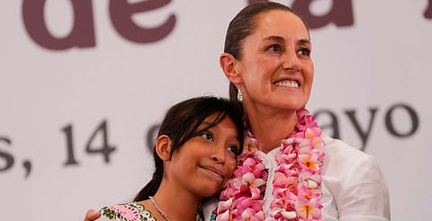 El anuncio se dio durante un encuentro con líderes sindicales del sector educativo