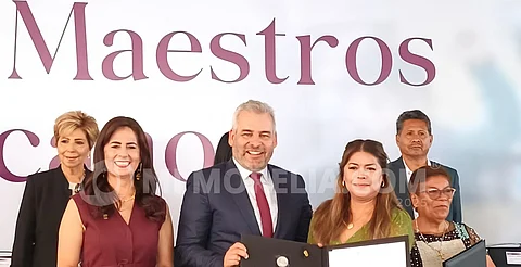La labor docente, sinónimo de libertad y desarrollo: gobernador