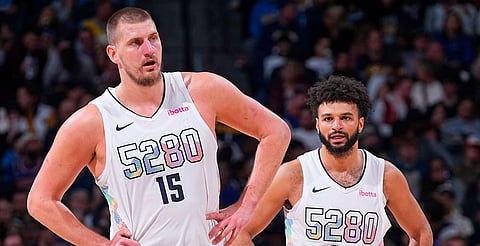 Jokic sumó 29 unidades y Nuggets empataron la serie 3-3