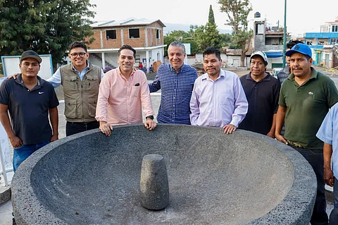 Piedra volcánica extraída de la construcción del segundo anillo periférico beneficiará a artesanos