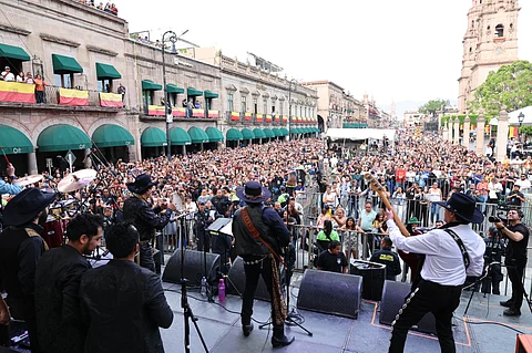 Con Los Felinos, inicia el magno concierto para celebrar a Morelia