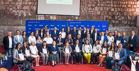 Red Juntos por Michoacán entrega a docentes el reconocimiento "Mérito a la Excelencia Educativa"