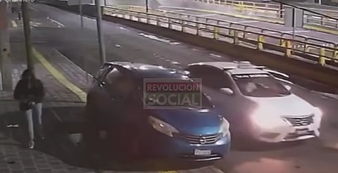 VIDEO: acusan a chofer de taxi en Morelia de quedarse celular de pasajera; así pasó