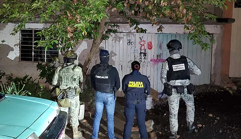 En operativos conjuntos, Policía Morelia detiene a 4 personas, asegura presunta droga y motocicleta