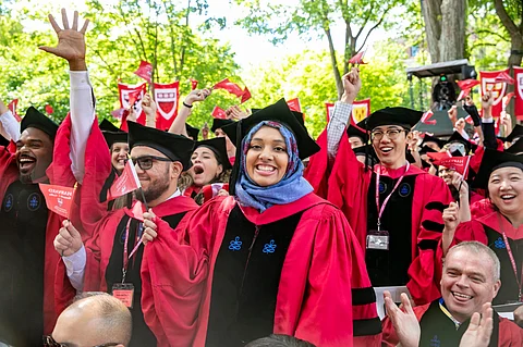 Trump amenaza con cortar fondos a Harvard por no revelar lista de estudiantes extranjeros