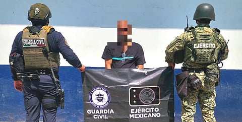 Detienen a hombre con dosis de marihuana y metanfetamina en Apatzingán