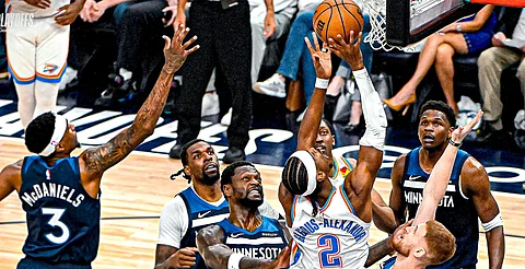 La defensa del Thunder anuló a Anthony Edwards y Julius Randle