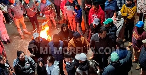 En Cherán, linchan a presunto asesino de un hombre; lo ataron y mataron en la plaza principal