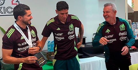 Henry Martín se une a la Selección Mexicana y recibe medalla de la Nations League