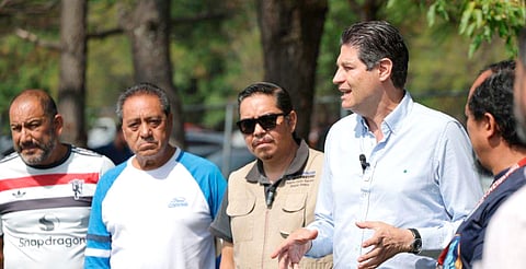 Acude a encuentro deportivo convocado por comunicadores