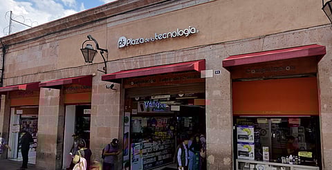 Rastrea su iPad robado y lo halla en la Plaza de la Tecnología; Policía Morelia le ayudó