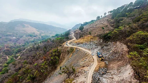 SCOP rehabilita tramo carretero Aguililla-Dos Aguas para que sea más rápido y seguro