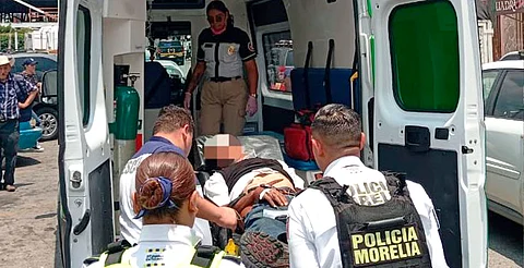 Policía Morelia auxilia a persona desvanecida en el Centro Histórico