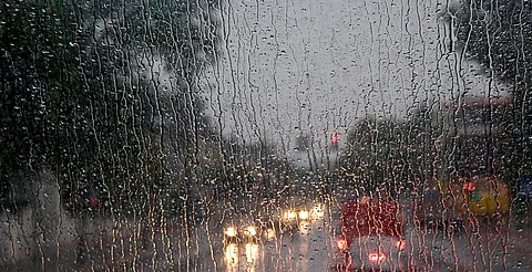 Bárbara se debilita a tormenta tropical en su paso por el Pacífico