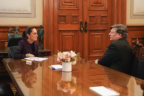 Sheinbaum recibe en Palacio Nacional al subsecretario de Estado de Estados Unidos