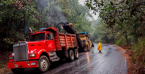 Supervisa SCOP obras carreteras en comunidades indígenas