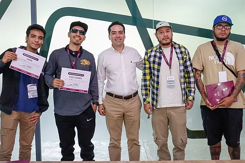Paso Catrinas se viste de arte, SCOP entrega reconocimientos a artistas urbanos