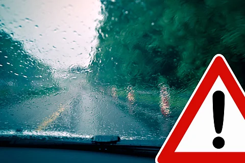 Huracán "Erick" alcanza categoría 1; prevén lluvias intensas en el sur del país