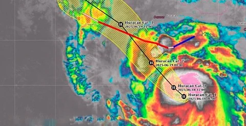Huracán "Erick" impactaría tierra entre Oaxaca y Guerrero, alertan