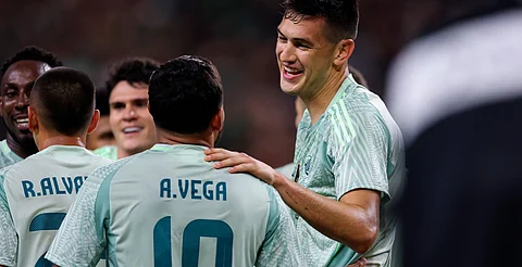 México vence a Surinam y se jugará el liderato ante Costa Rica