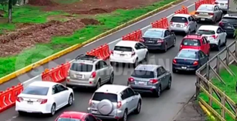 ¡Precaución! Obras reducen carriles rumbo a salida a Charo en Periférico de Morelia