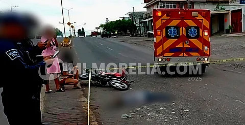 Adulto mayor muere, tras ser atropellado por adolescente motociclista
