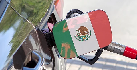 La presidenta aseguró que Dos Bocas y Deer Park producen gasolina para abastecer el país