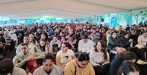 Familiares de los futuros doctores; nervios y sueños por ingresar a la Universidad Michoacana