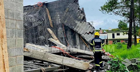 Sobrevive a derrumbe de obra en Tacámbaro, Michoacán