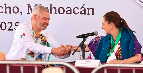 Sheinbaum da justicia social a 370 comunidades indígenas de Michoacán: Bedolla
