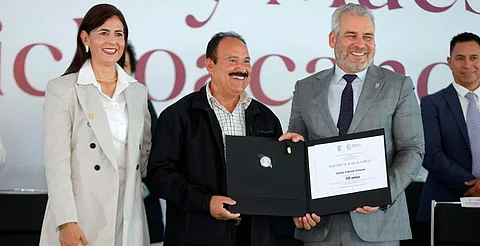 Reconoce Bedolla compromiso y vocación educativa de docentes michoacanos