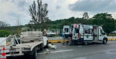 Volcadura de camioneta deja 3 heridos leves en la Morelia-Salamanca