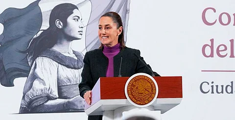 Sheinbaum anuncia rembolso a través de FINABIEN para mexicanos que envíen remesas en efectivo ante impuesto del 1 %