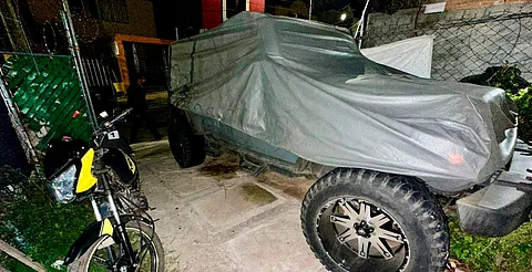Hallan moto robada, camioneta con irregularidades y armas en casa de Galaxia, Tarímbaro