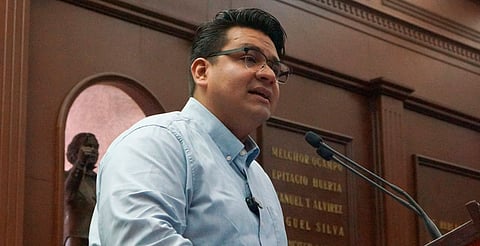 Toño Carreño presentó iniciativa contra la violencia obstétrica