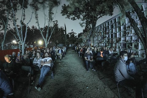 Vuelve cine en el panteón a 2 horas de Morelia