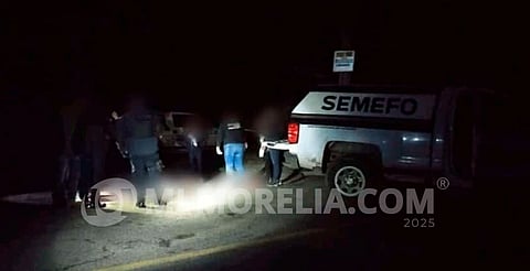 Michoacán: hallan a dos sujetos acribillados a tiros sobre carretera a Zitácuaro