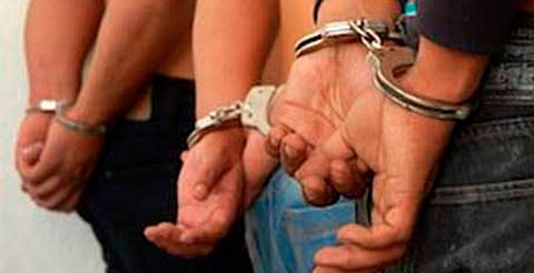 Tuvieron relaciones frente a su hija y el padrastro la atacó sexualmente; ya están detenidos