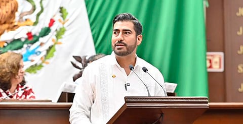 Reconocimiento legal y condiciones dignas para mujeres policías, propone Poncho Chávez