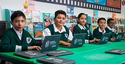 Renovación tecnológica refuerza acciones para el tercer ciclo escolar completo: SEE