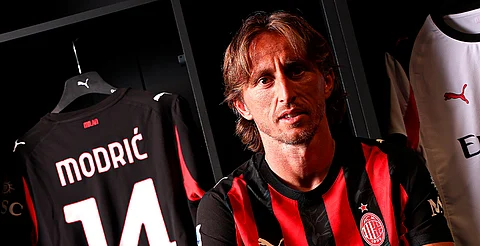 Luka Modric firma con el Milan y se convierte en el compañero de Santiago Gimenez