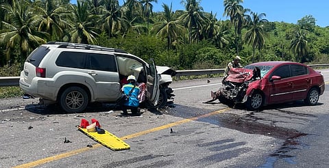 Fatal accidente en la Siglo XXI: un muerto y un prensado, en choque frontal