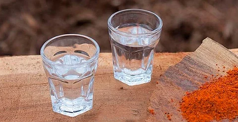 ¿El mejor mezcal de México? Michoacán alza la mano con el cupeatra de Villa Madero