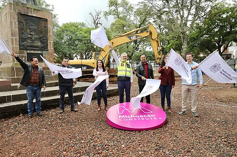 Continúa transformación de Pátzcuaro; inicia Bedolla restauración de plaza Gertrudis Bocanegra