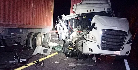Se registra fuerte choque entre tráileres en la autopista Pátzcuaro-Lázaro Cárdenas