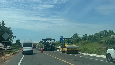 ¿Vas a salir? Piden manejar con cuidado por obras de reencarpetamiento en autopista Pátzcuaro–LC