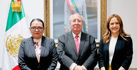 Rosa Icela se reúne con embajador en el Vaticano; visita del Papa a México estaría en discusión