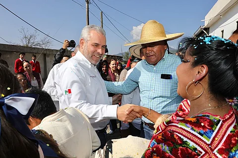 Con Faeispum, 84 obras convenidas con autogobiernos: Bedolla