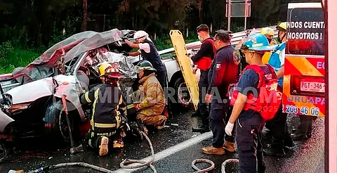 Muere conductor tras accidente en la Siglo XXI; sobreviven cuatro mujeres